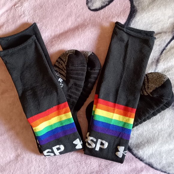 NEW UNDER ARMOUR Rainbow/Black Athletic Socks - Picture 1 of 15